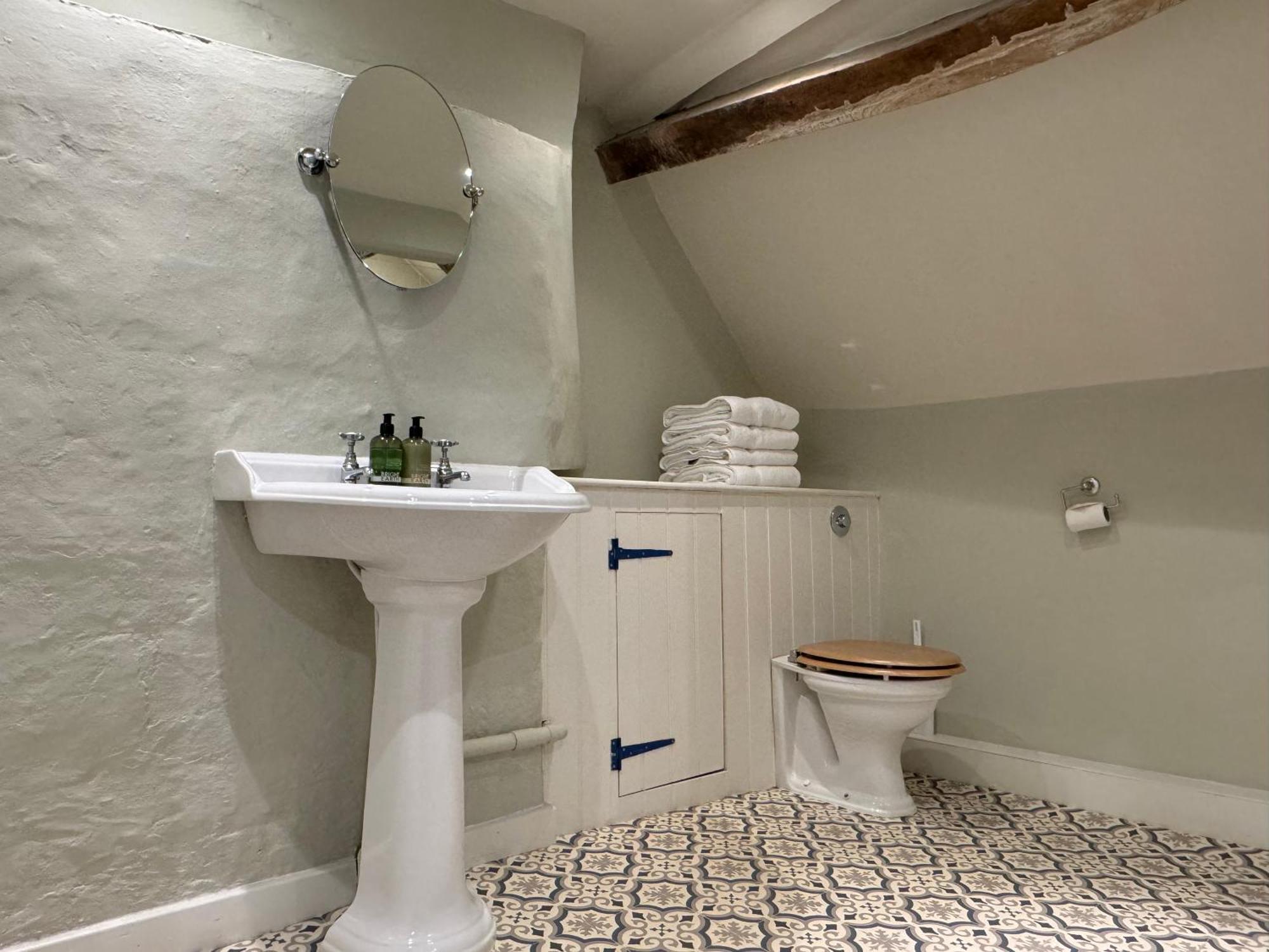 Neeld Arms Hotell Grittleton Exteriör bild