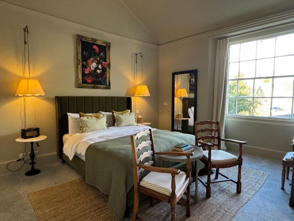 Neeld Arms Hotell Grittleton Exteriör bild